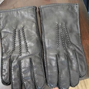 Vintage Women’s Black Leather Gloves  with plush lining ✨Medium